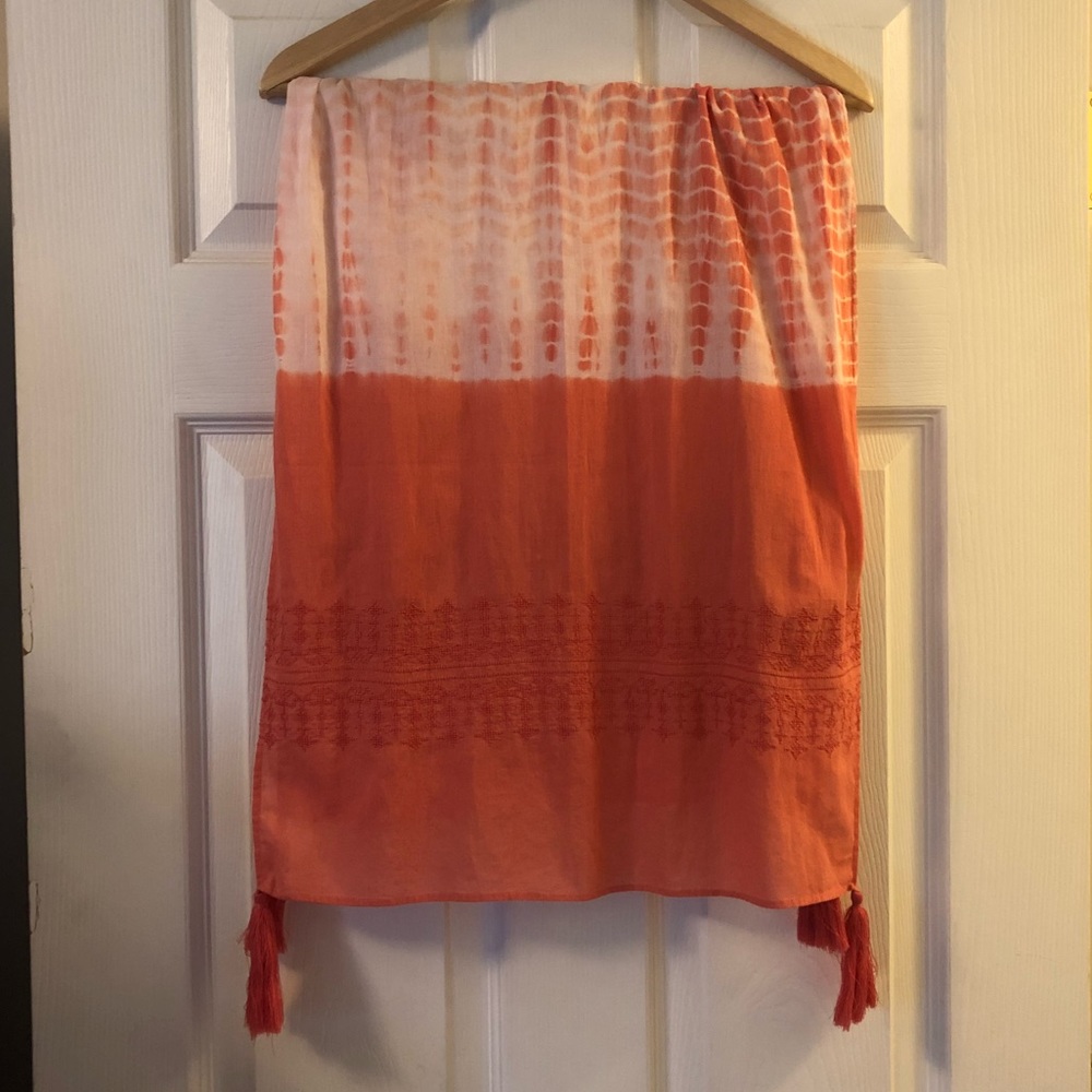 Tasseled scarf with tie-dye and embroidery accents - Picture 4 of 7